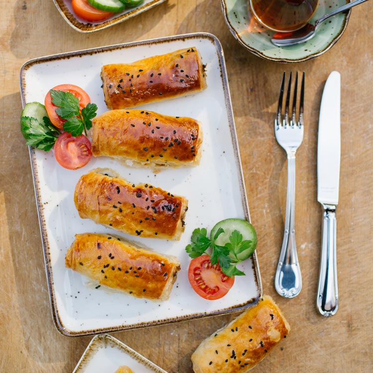 Hanımeli Böreği (Kıymalı-Patatesli-Peynirli)